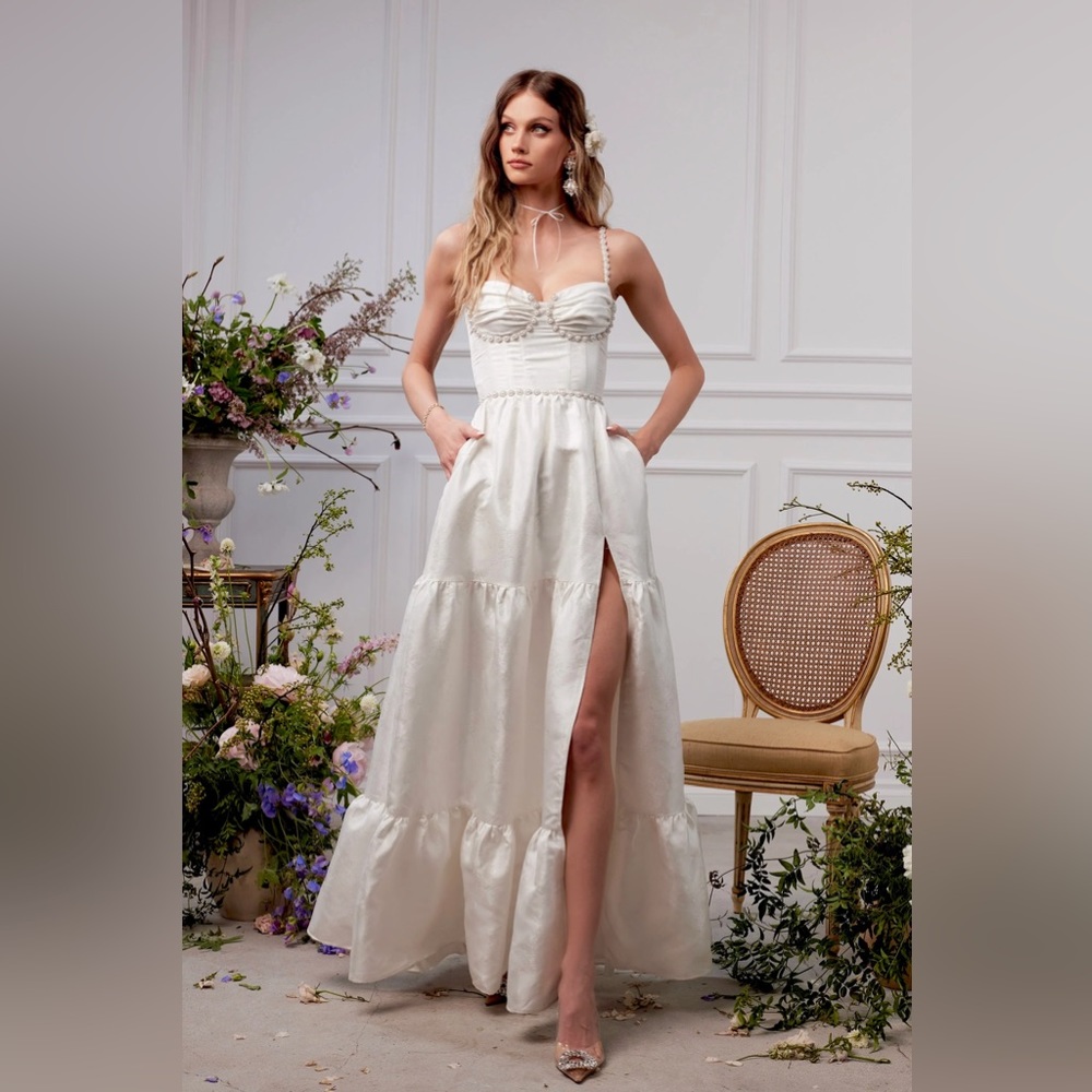 V. Chapman - The Lucetta Dress in White Windsor Brocade, Size 8